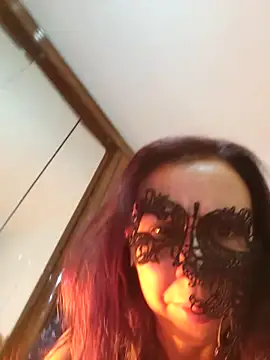 LAURAFOCOSA online show from 4, 10, 2025