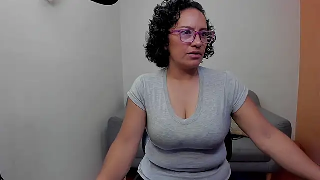 Snapshot of scarlet_wet chatting on 3, 6, 2026 scarlet wet online show from 3, 6, 2026