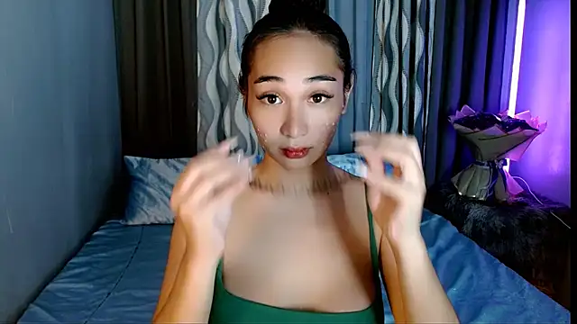 SweetLilly 18 online show from 13, 5, 2026