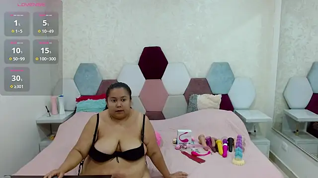 Snapshot of angel_blue chatting on 15, 2, 2025 angel blue online show from 15, 2, 2025