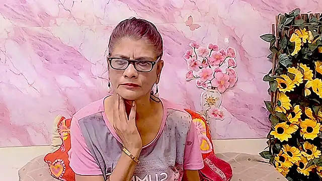 Snapshot of IndianAllure chatting on 19, 1, 2026 IndianAllure online show from 19, 1, 2026