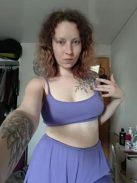 Snapshot of Frost_foxy chatting on 7, 7, 2026 Frost foxy online show from 7, 7, 2026