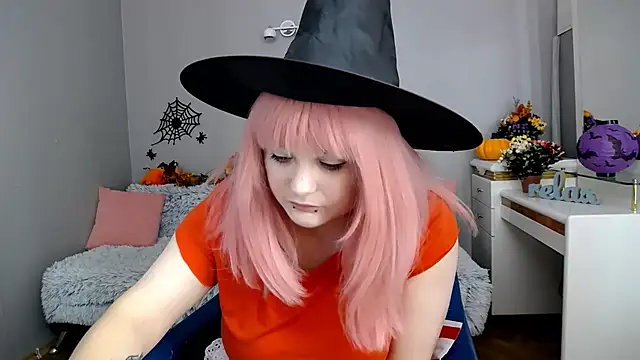 Estheri online show from 30, 10, 2025