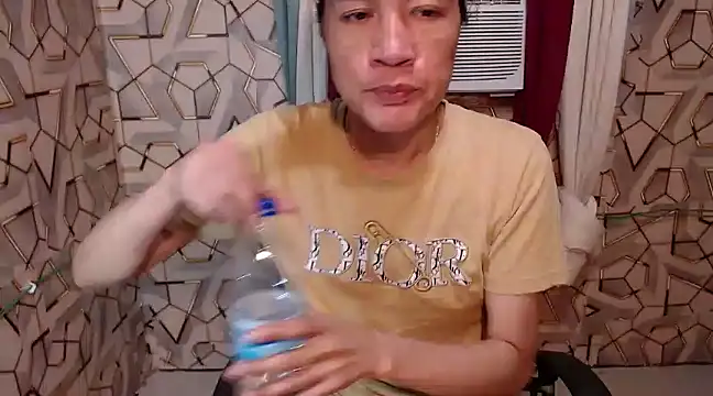 Snapshot of tshugecumxxx chatting on 1, 1, 2025 tshugecumxxx online show from 1, 1, 2025