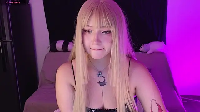 Snapshot of KuroChan420 chatting on 20, 3, 2025 KuroChan420 online show from 20, 3, 2025