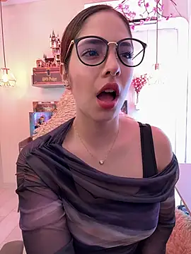 Snapshot of Zoe_Bae chatting on 1, 2, 2026 Zoe Bae online show from 1, 2, 2026