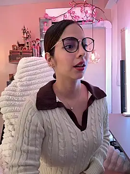 Snapshot of Zoe_Bae chatting on 6, 2, 2026 Zoe Bae online show from 6, 2, 2026