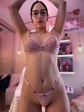 Zoe Bae online show from 17, 4, 2026