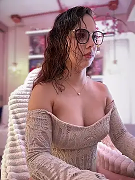 Snapshot of Zoe_Bae chatting on 6, 5, 2026 Zoe Bae online show from 6, 5, 2026
