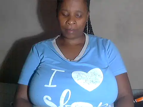 Snapshot of Choco-Coco10 chatting on 5, 11, 2025 Choco-Coco10 online show from 5, 11, 2025