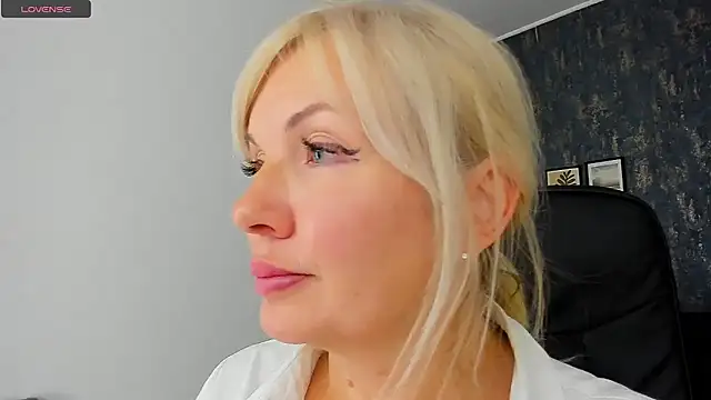 Abby Moore  online show from 5, 12, 2024