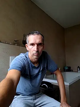 Snapshot of Geiler-boy313 chatting on 25, 10, 2025 Geiler-boy313 online show from 25, 10, 2025