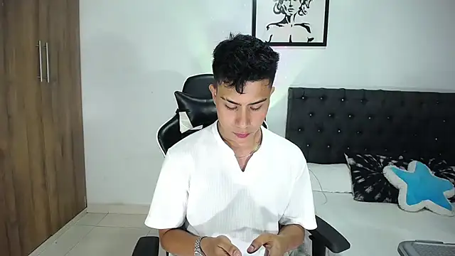 AlanNaughty online show from 29, 10, 2025