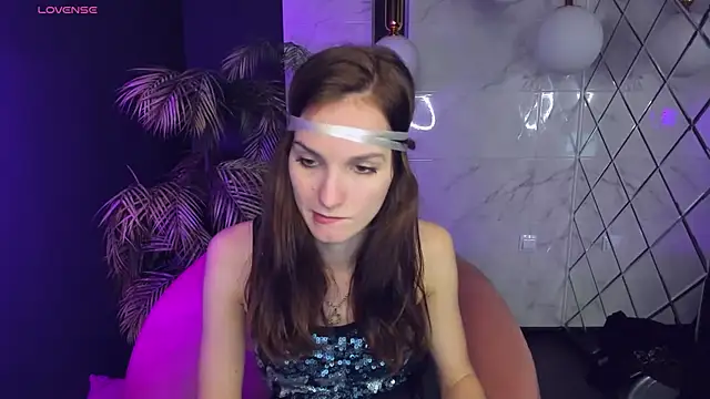 MirandaGlow online show from 5, 12, 2024