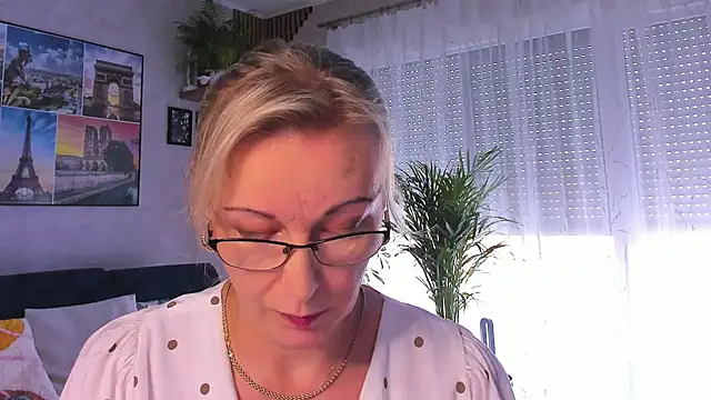 vanessa chat online show from 13, 10, 2025