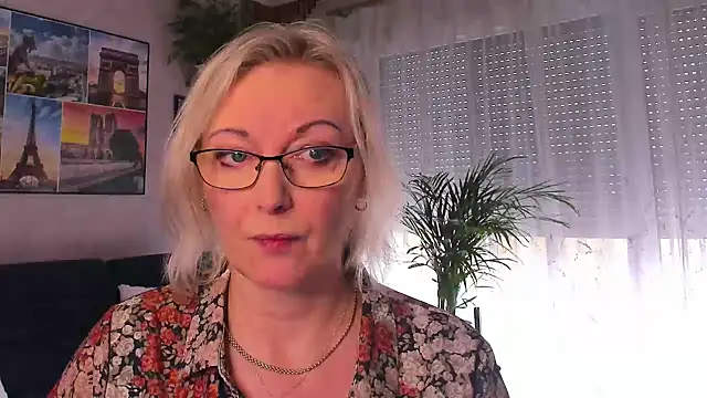 vanessa chat online show from 20, 4, 2026