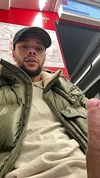 Snapshot of Lionayowe chatting on 22, 11, 2025 Lionayowe online show from 22, 11, 2025