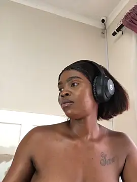 LuciousLips96 online show from 13, 2, 2025