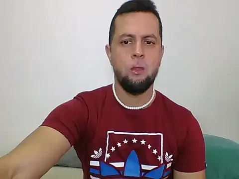 Snapshot of TRIISTAN_KING10 chatting on 23, 7, 2026 TRIISTAN KING10 online show from 23, 7, 2026