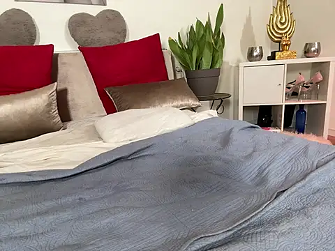 TiffanyRoxx online show from 17, 3, 2025