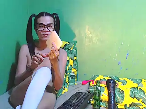 Snapshot of Paula_Jordan chatting on 5, 10, 2025 Paula Jordan online show from 5, 10, 2025
