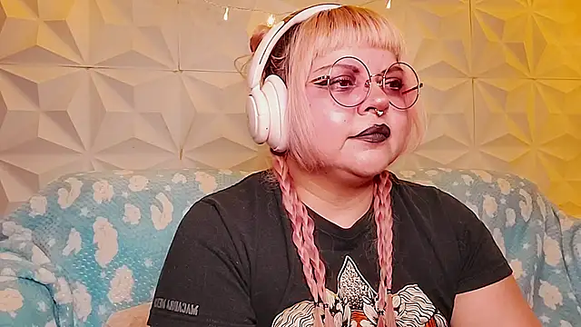 Snapshot of Satyn_doll chatting on 15, 5, 2026 Satyn doll online show from 15, 5, 2026