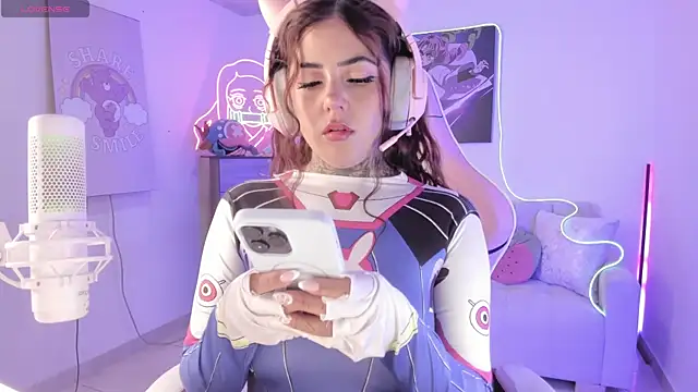 cute catlyn online show from 27, 11, 2025