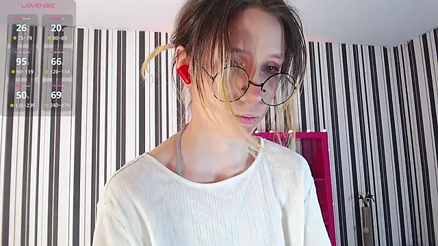 Snapshot of _Hanna_Moon_ chatting on 9, 2, 2025 Hanna Moon online show from 9, 2, 2025