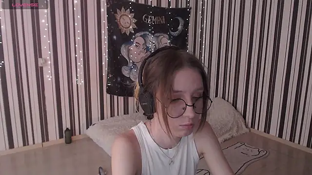 Snapshot of _Hanna_Moon_ chatting on 19, 9, 2025 Hanna Moon online show from 19, 9, 2025