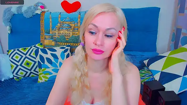 EllenMoore online show from 6, 2, 2025