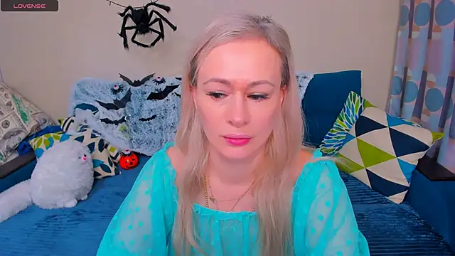 EllenMoore online show from 31, 10, 2025