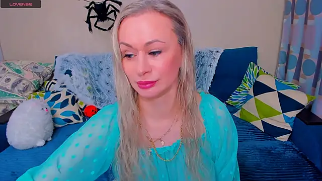 EllenMoore online show from 2, 11, 2025