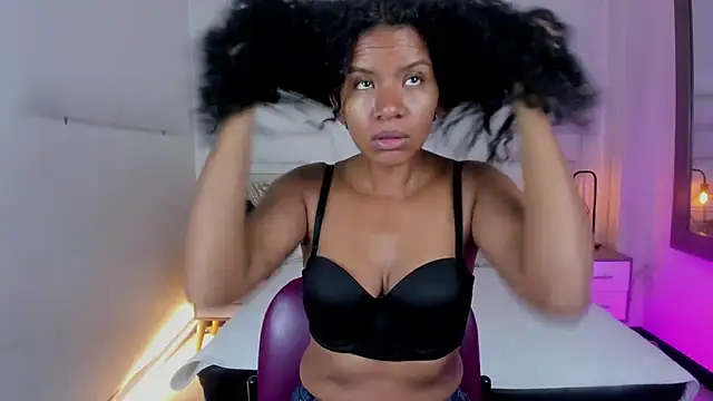 Ellie Alves online show from 11, 2, 2025