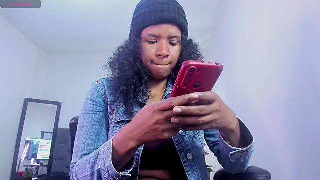 Ellie Alves online show from 5, 12, 2025