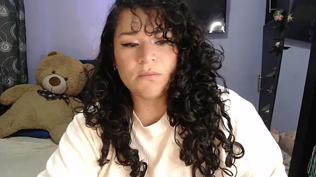 Snapshot of ANGELIQUE_KLANE chatting on 5, 5, 2026 ANGELIQUE KLANE online show from 5, 5, 2026