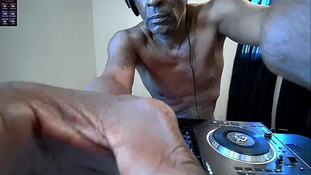 Snapshot of longdick4you8686 chatting on 12, 9, 2025 longdick4you8686 online show from 12, 9, 2025