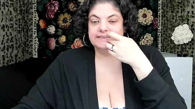 Snapshot of Exotic-Melons chatting on 3, 5, 2026 Exotic-Melons online show from 3, 5, 2026