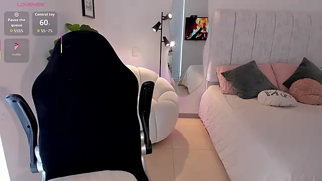 AmyWood online show from 11, 3, 2026