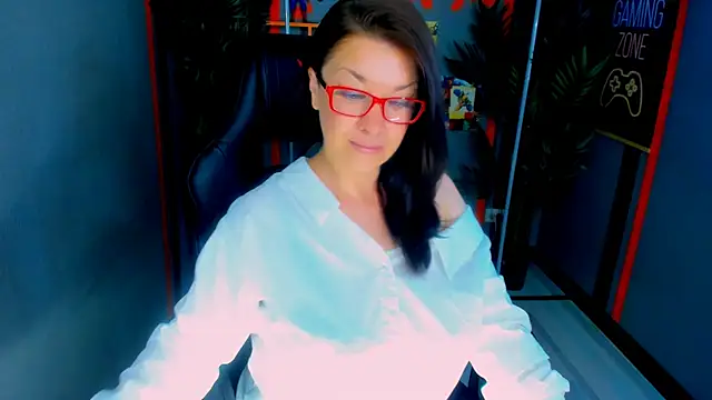 Snapshot of AnaMills chatting on 12, 6, 2026 AnaMills online show from 12, 6, 2026