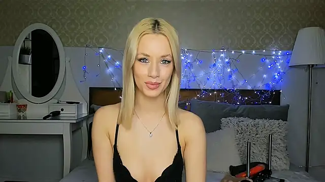 MiaBeeXX online show from 15, 4, 2026