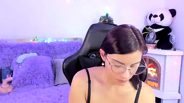 Snapshot of Arenne_rouse chatting on 20, 12, 2024 Arenne rouse online show from 20, 12, 2024