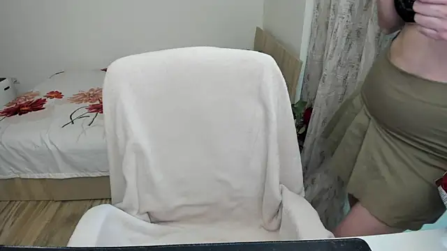 Snapshot of KrissLoona chatting on 11, 6, 2026 KrissLoona online show from 11, 6, 2026