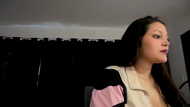 Snapshot of MarcellaGriffin chatting on 13, 10, 2025 MarcellaGriffin online show from 13, 10, 2025