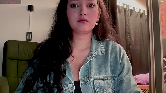 Snapshot of MarcellaGriffin chatting on 8, 6, 2026 MarcellaGriffin online show from 8, 6, 2026