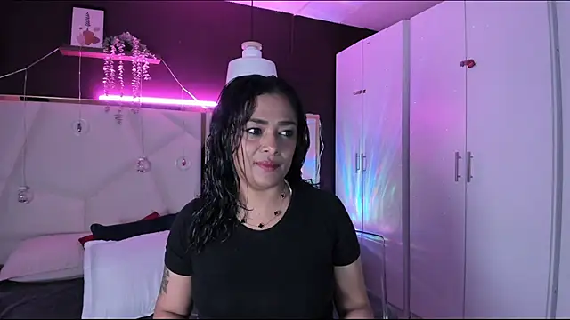 Inndrahot online show from 16, 12, 2025