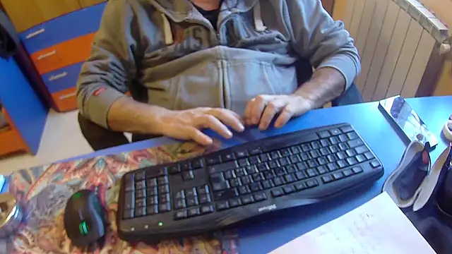 Snapshot of Tango128 chatting on 15, 10, 2025 Tango128 online show from 15, 10, 2025
