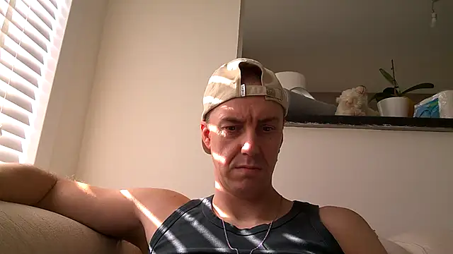 Snapshot of ploki2180 chatting on 12, 10, 2025 ploki2180 online show from 12, 10, 2025