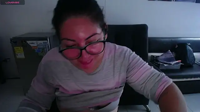 abigail curvy online show from 3, 2, 2025