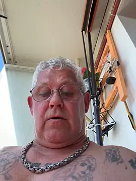 Snapshot of smaili1513 chatting on 25, 5, 2026 smaili1513 online show from 25, 5, 2026
