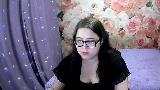Snapshot of OverseerX chatting on 8, 10, 2025 OverseerX online show from 8, 10, 2025